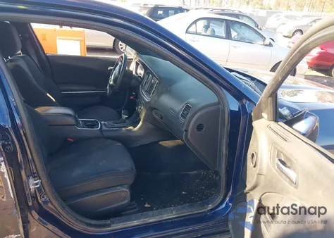 2015 Dodge Charger Sxt z USA, uszkodzony, nr VIN 2C3CDXHGXFH722015